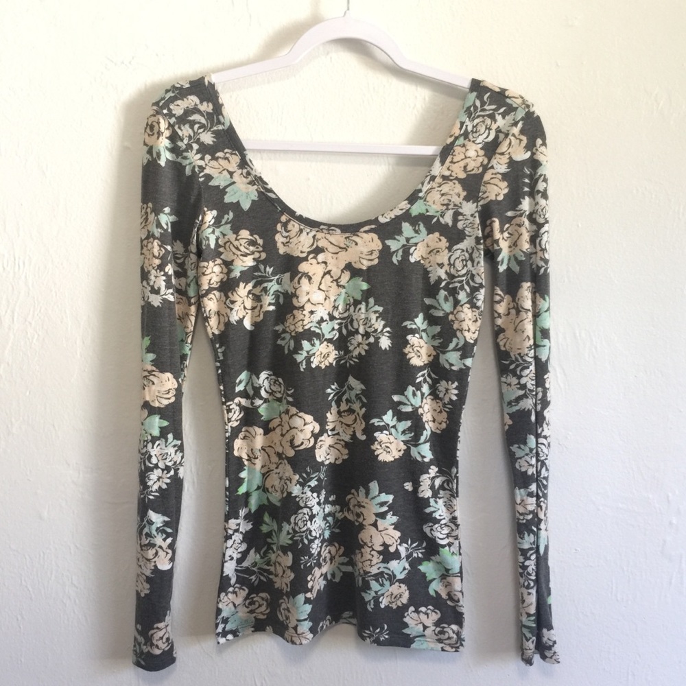 Nollie Low back ~ Scoop Neck Floral Top